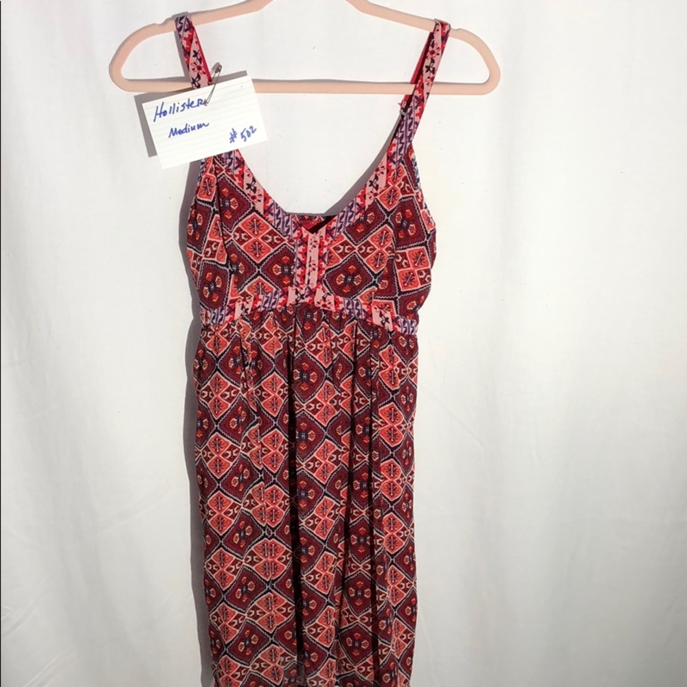 Hollister print dress adj straps.  Worn Once